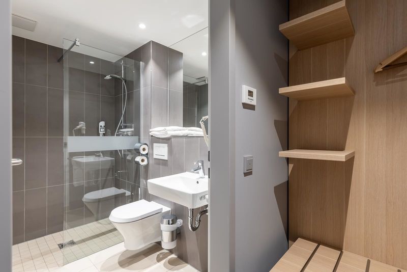 csm_Serways_Hotel_Hoesel_Badezimmer_II_Web_291f60cecd